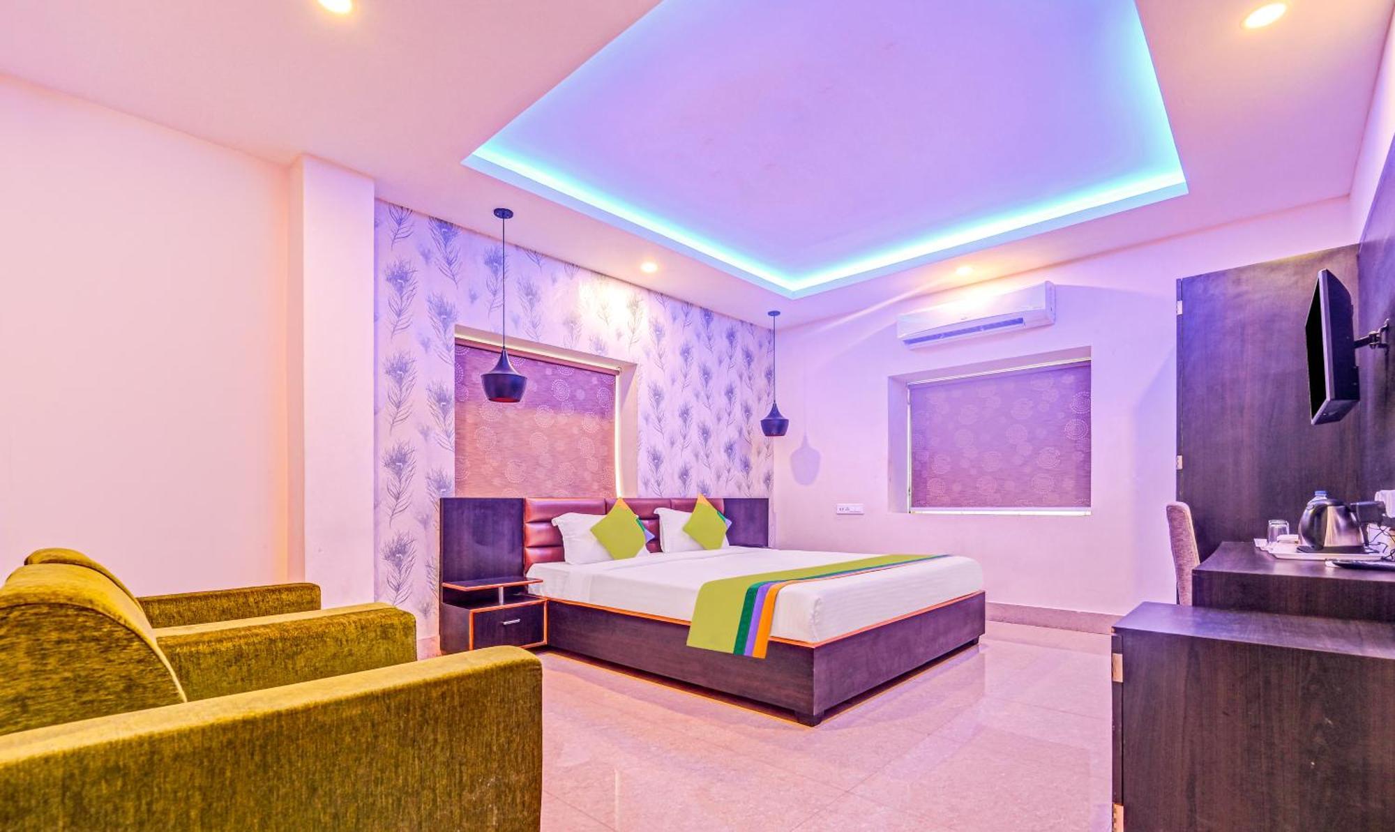 Treebo The Bollywood Hotell Bhubaneswar Exteriör bild