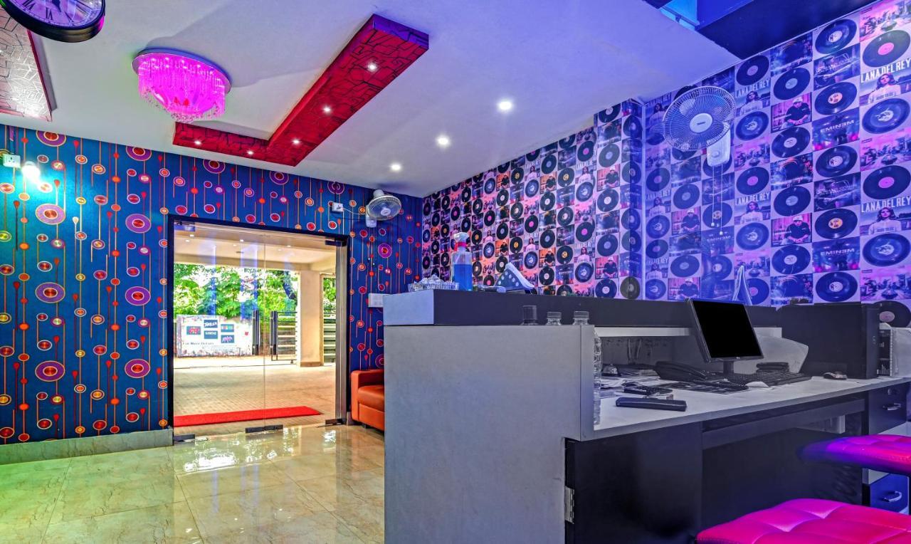 Treebo The Bollywood Hotell Bhubaneswar Exteriör bild